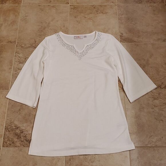 Quacker Factory white tunic with embellished v neckline - Picture 3 of 9